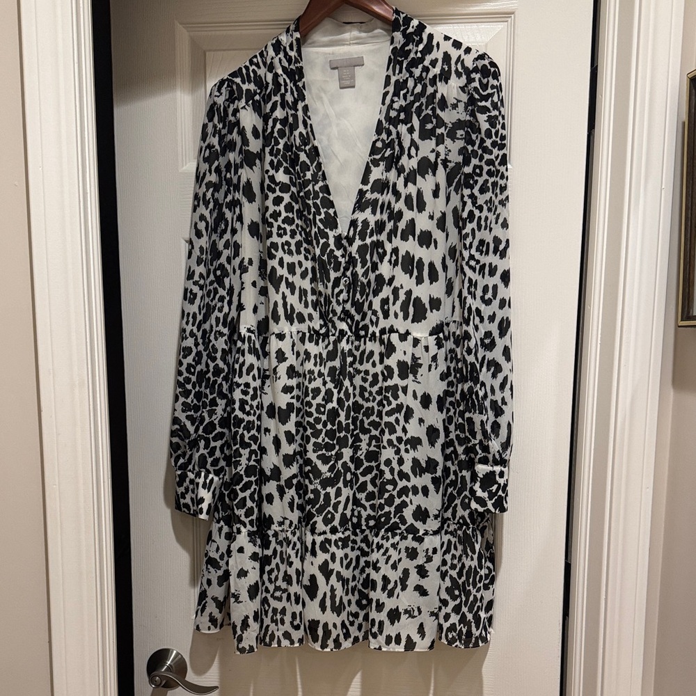 H&M Gray Fabric Label